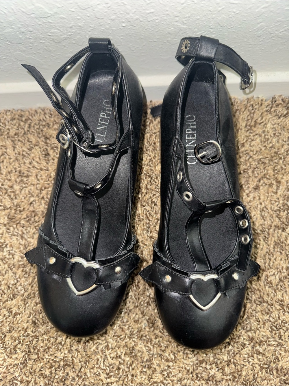Gothic Lolita Mary Jane Platform Pumps with Heart Buckle